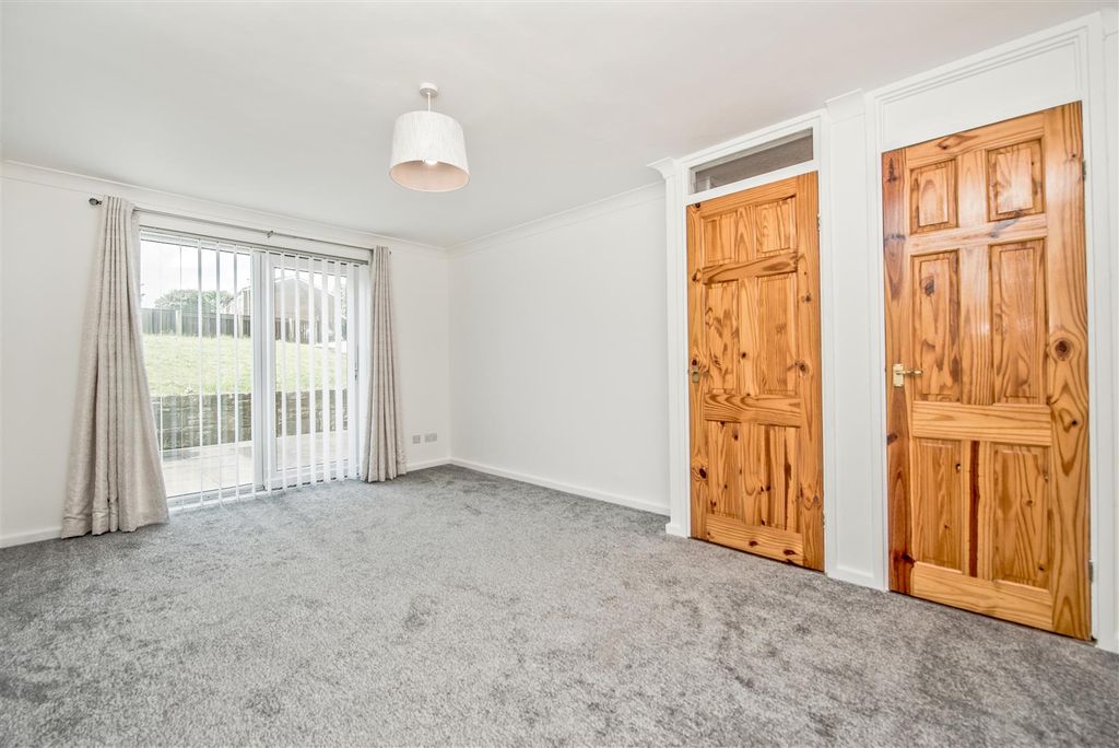 Property photo 2 of 23 Living Room: