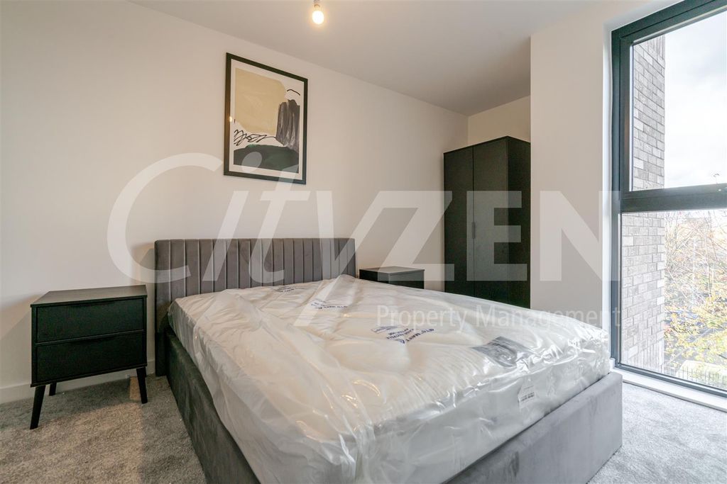 Property photo 3 of 10 Bedroom