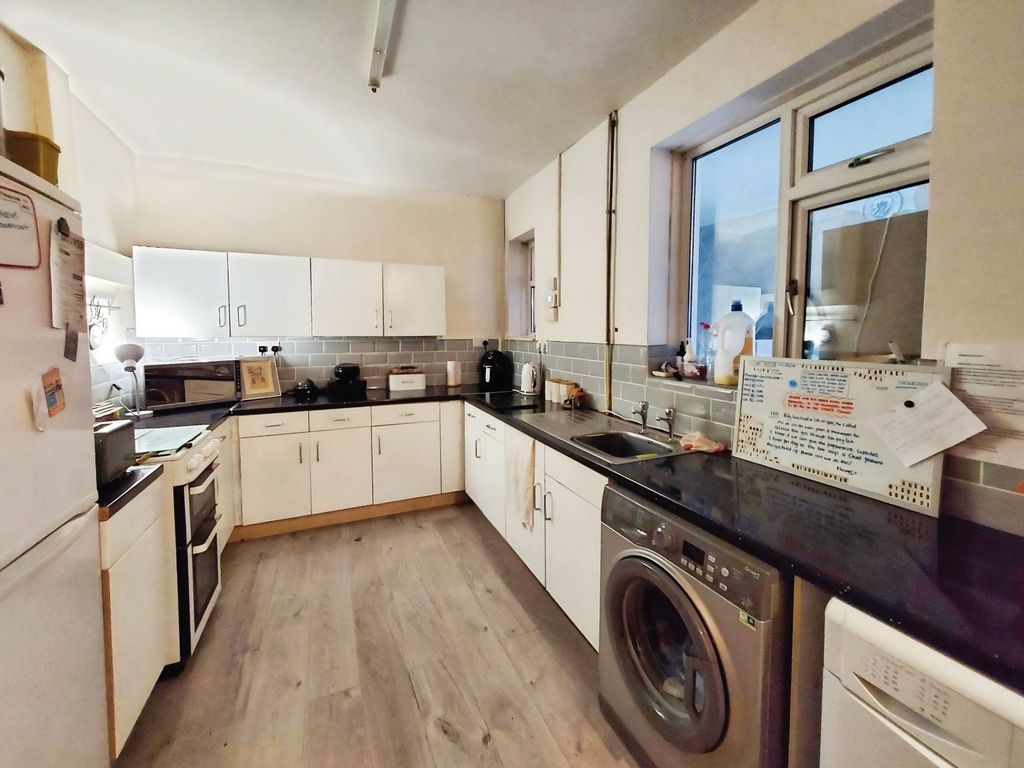 Property photo 3 of 13 Picture No. 06