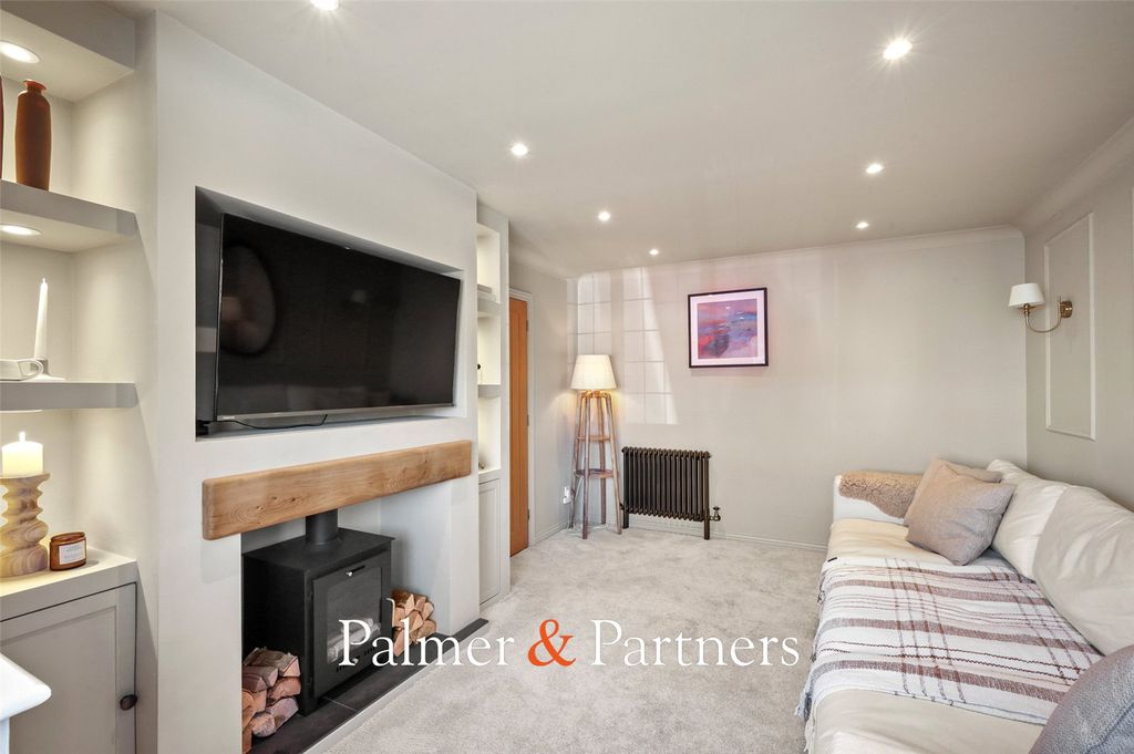 Property photo 3 of 22 Picture No. 06