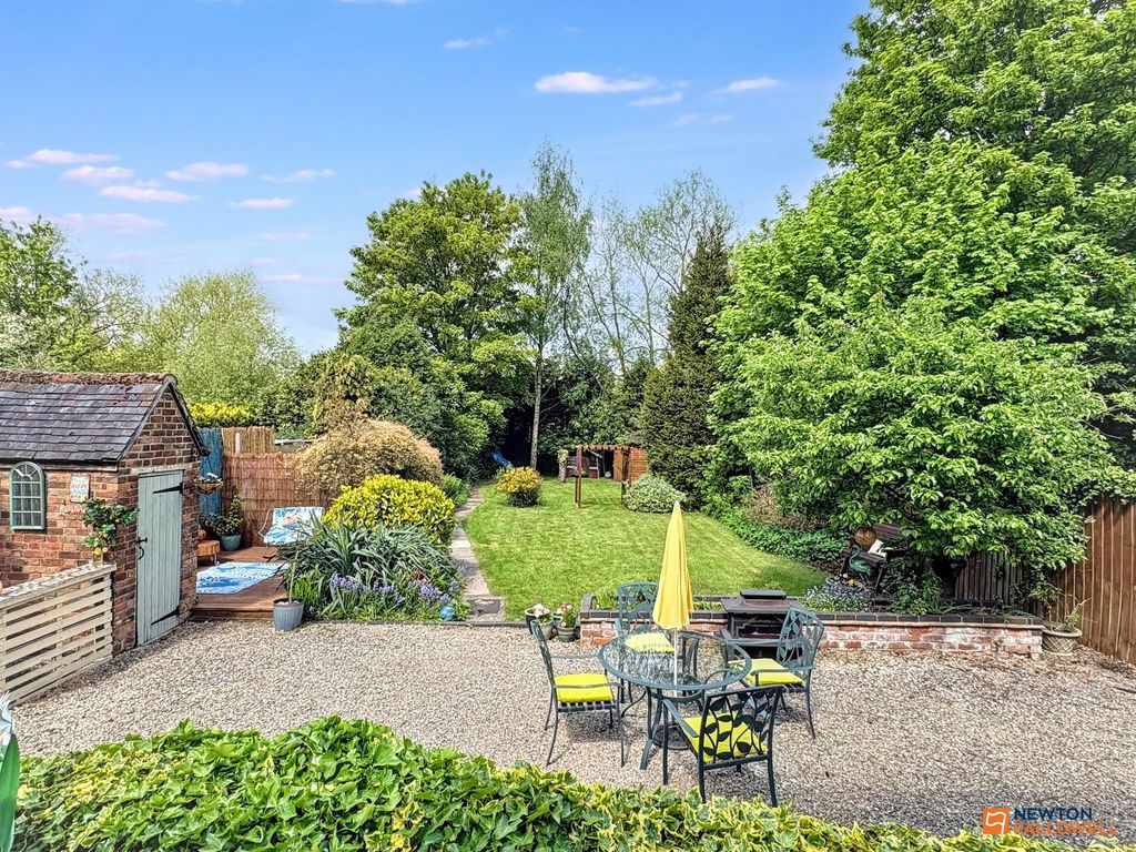 Property photo 2 of 39