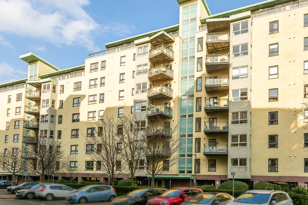 Property photo 1 of 20