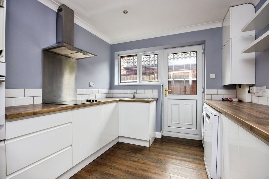 Property photo 2 of 17 Photo