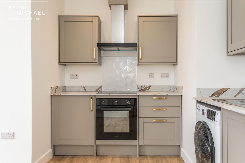 Property photo 2 of 15 Kitchen