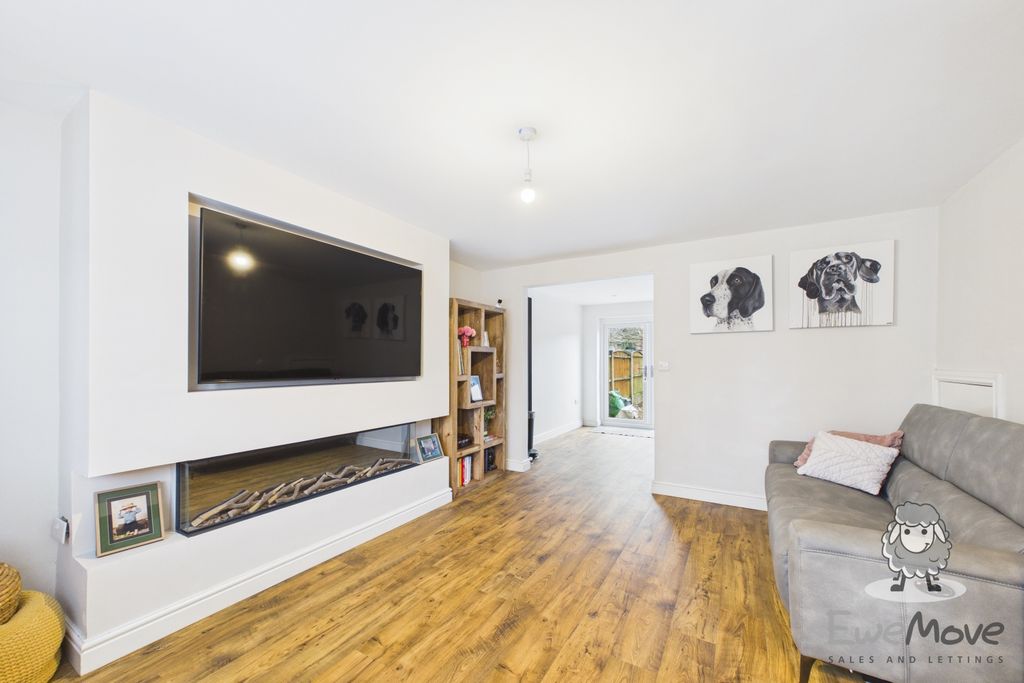 Property photo 3 of 15 2