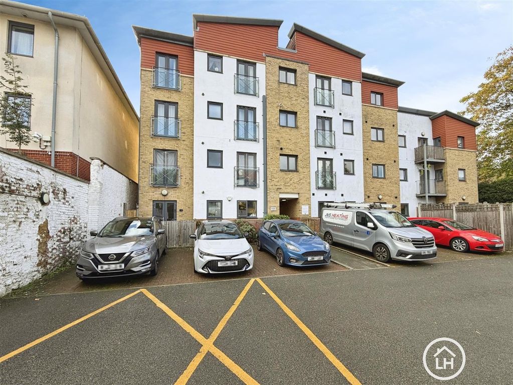 Property photo 1 of 10 External