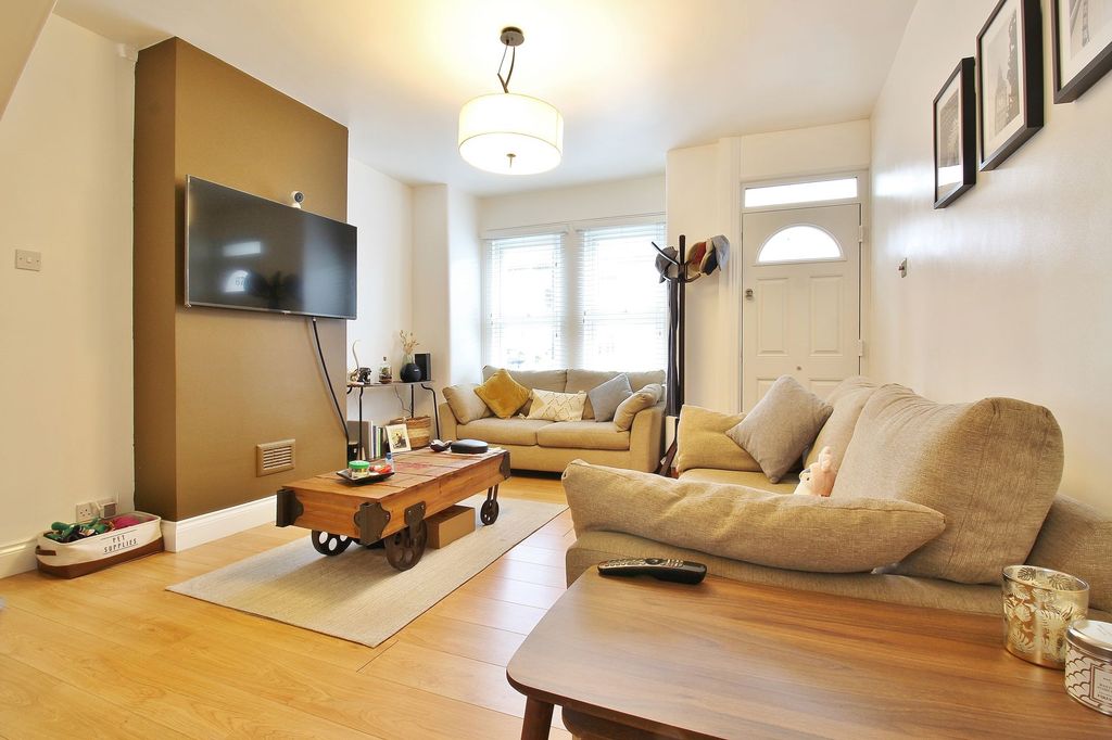 Property photo 3 of 9