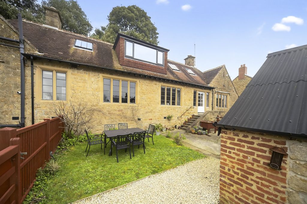 Property photo 3 of 18