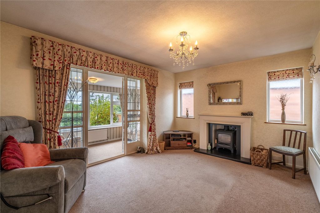 Property photo 3 of 29 Picture No. 02