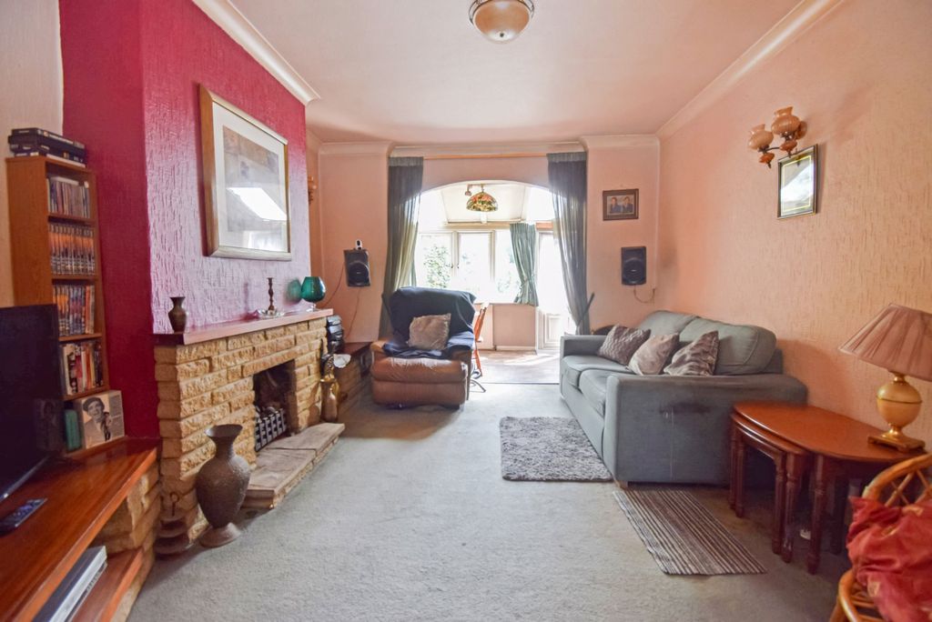 Property photo 2 of 14 Sitting Room