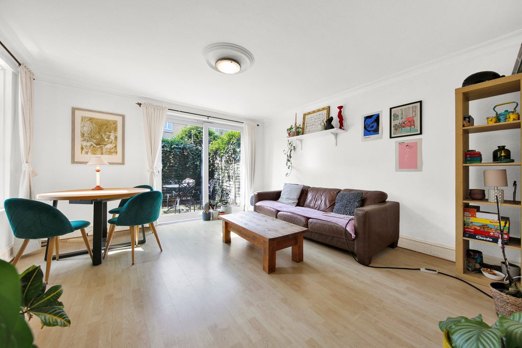 Property photo 1 of 16 Picture No. 02