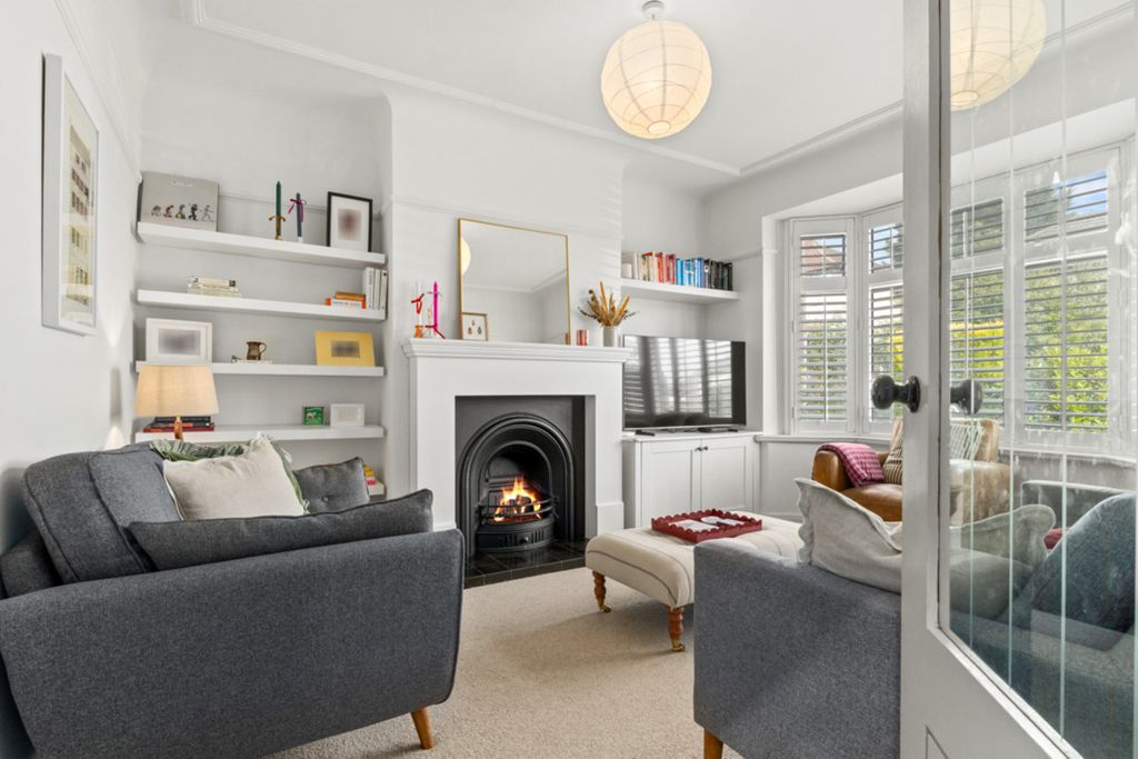 Property photo 3 of 32