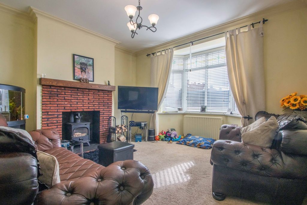 Property photo 2 of 20 Hemlock-19