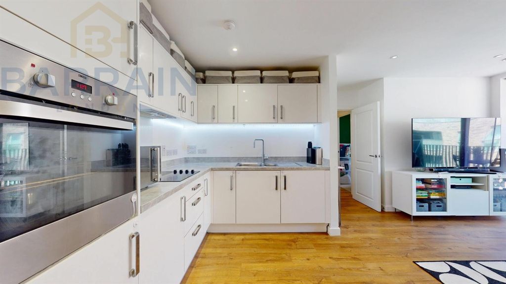 Property photo 3 of 12 2 Bedroom For Sale At Mahindra Way, Beckton, E6 By Barrain London Estate Agency (New Kitchen)