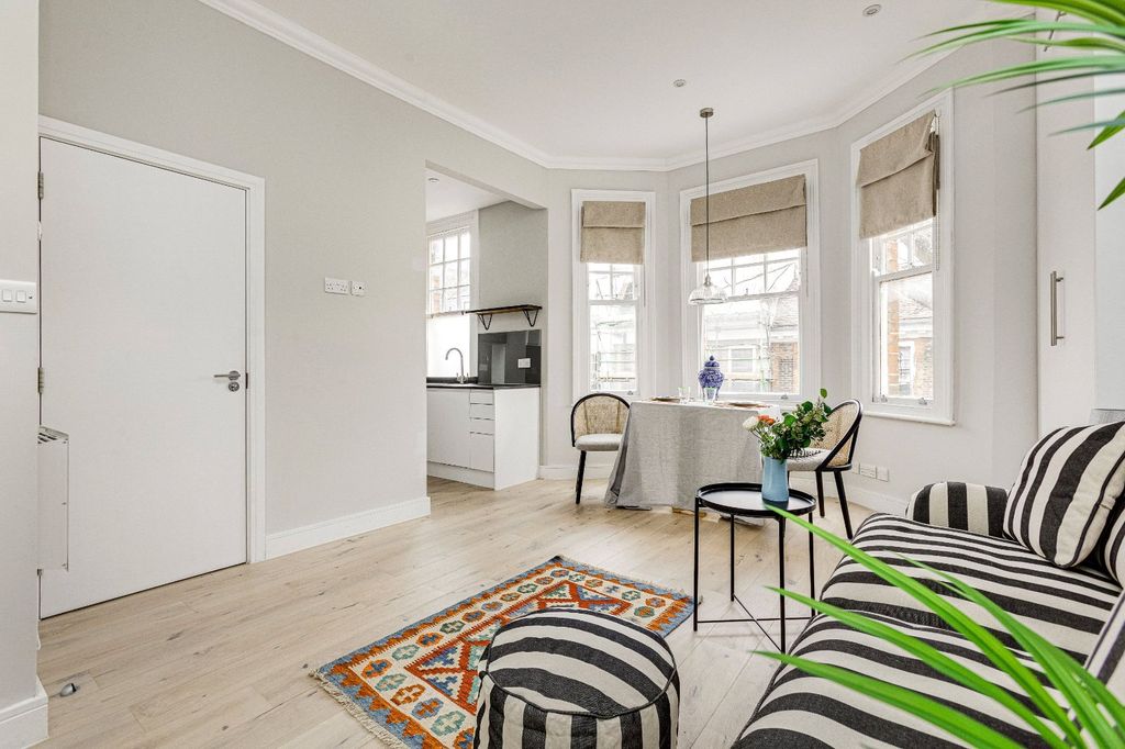 Property photo 1 of 8 Reception Room