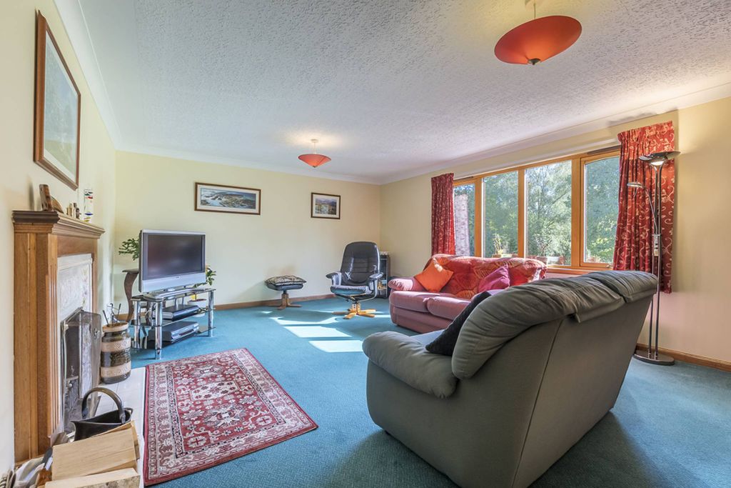 Property photo 3 of 33