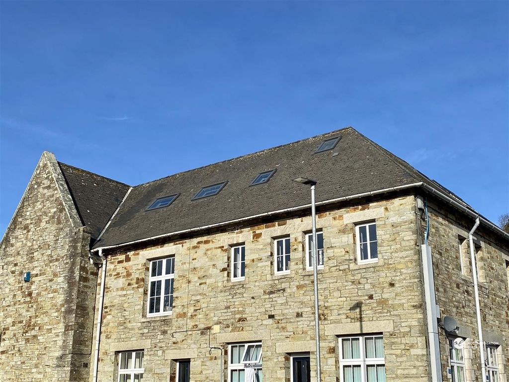 Property photo 1 of 16 Exterior