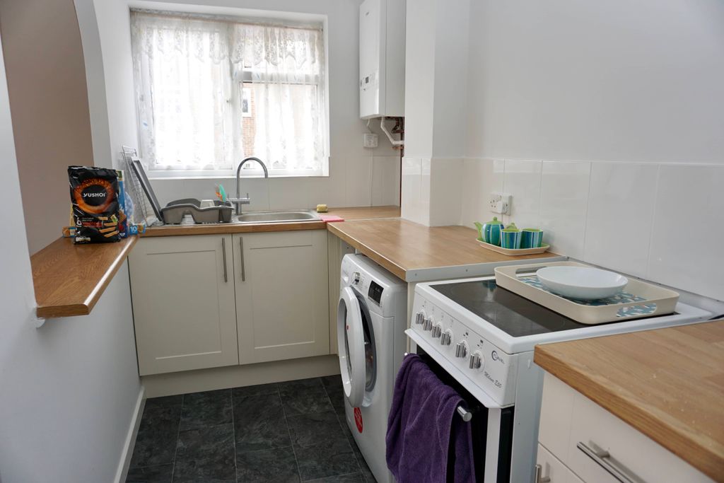 Property photo 2 of 6