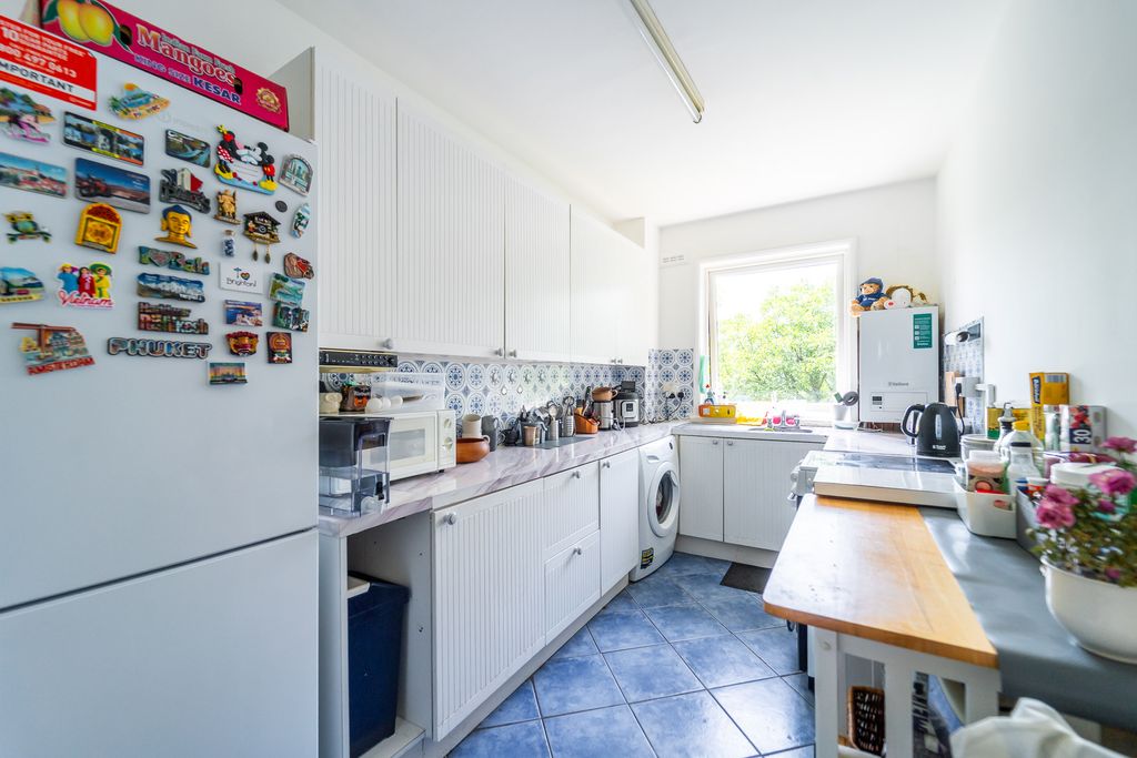 Property photo 3 of 11 Mba03451