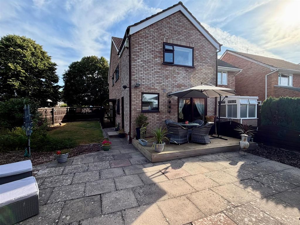 Property photo 2 of 25