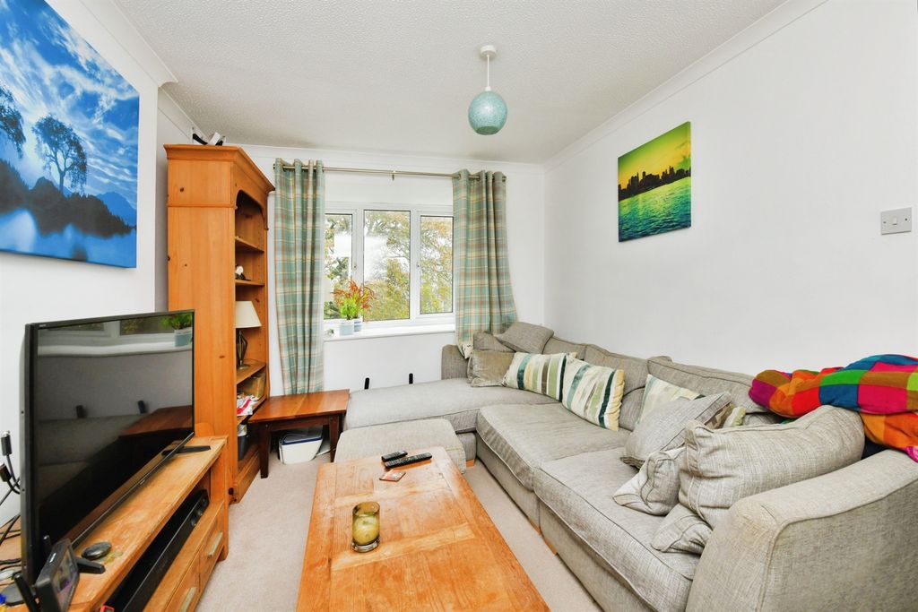 Property photo 3 of 23