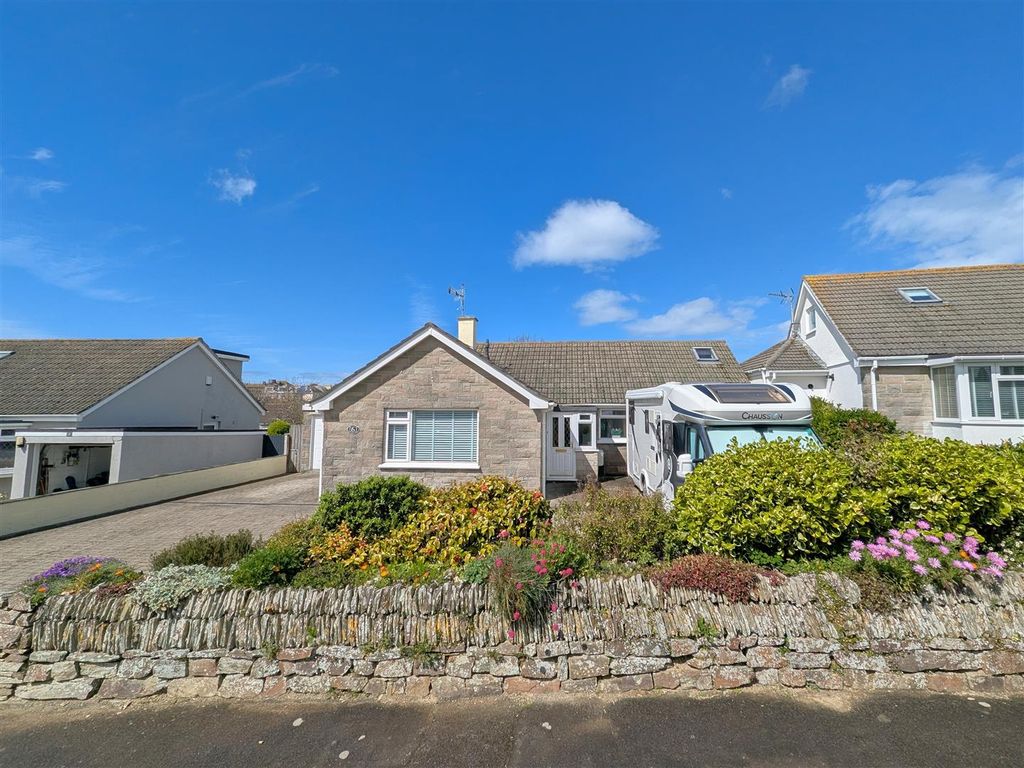 Property photo 1 of 34 St Aubyn Crescent