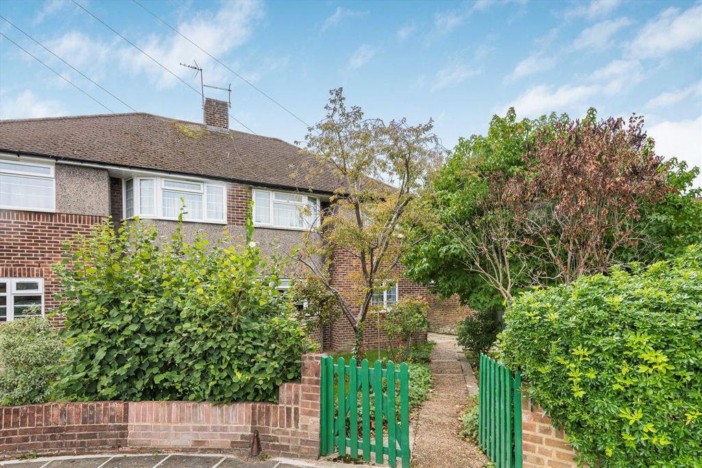 Property photo 1 of 8