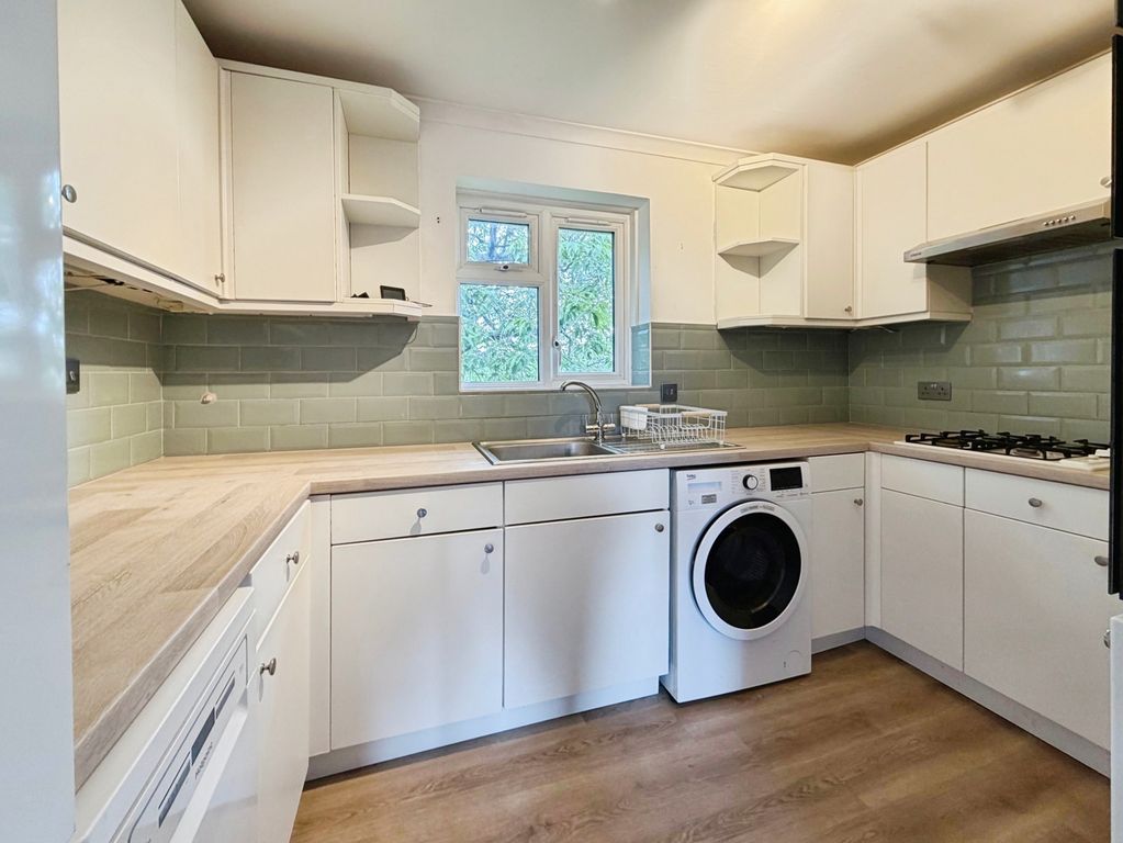 Property photo 3 of 7 Pbox-Img.Jpg