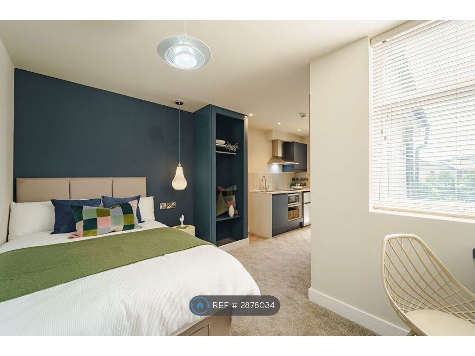 Property photo 2 of 35