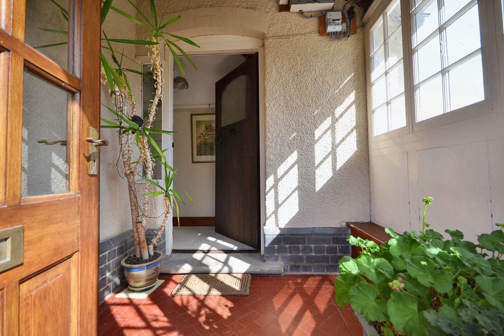 Property photo 3 of 31