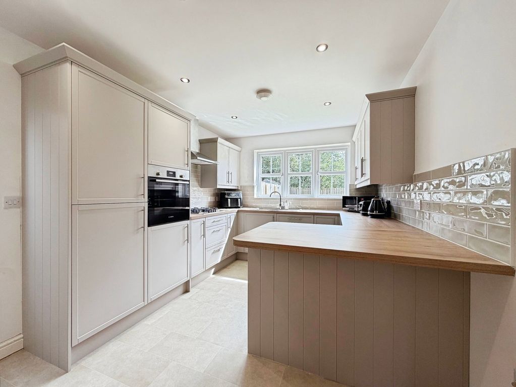 Property photo 2 of 41
