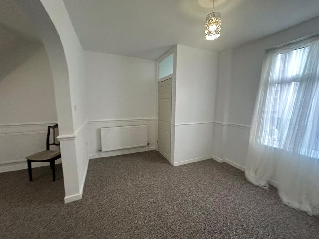 Property photo 3 of 14 Picture No. 06