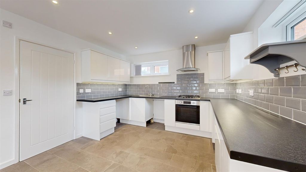 Property photo 2 of 8 10012024_150023.Jpg