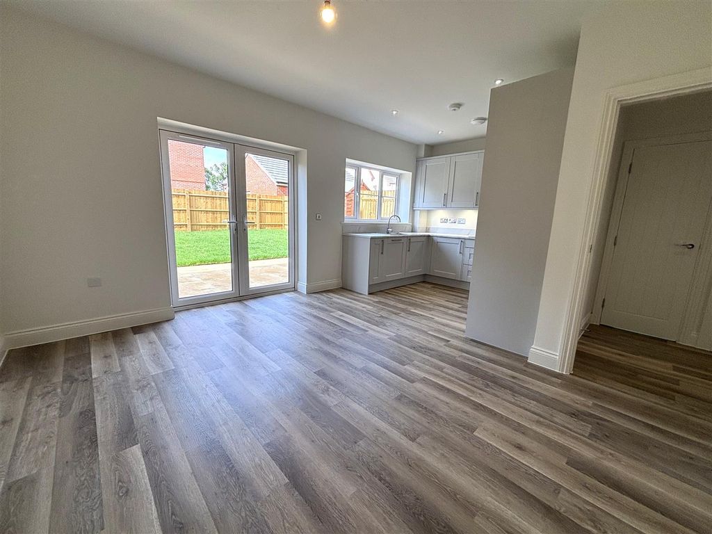 Property photo 3 of 18