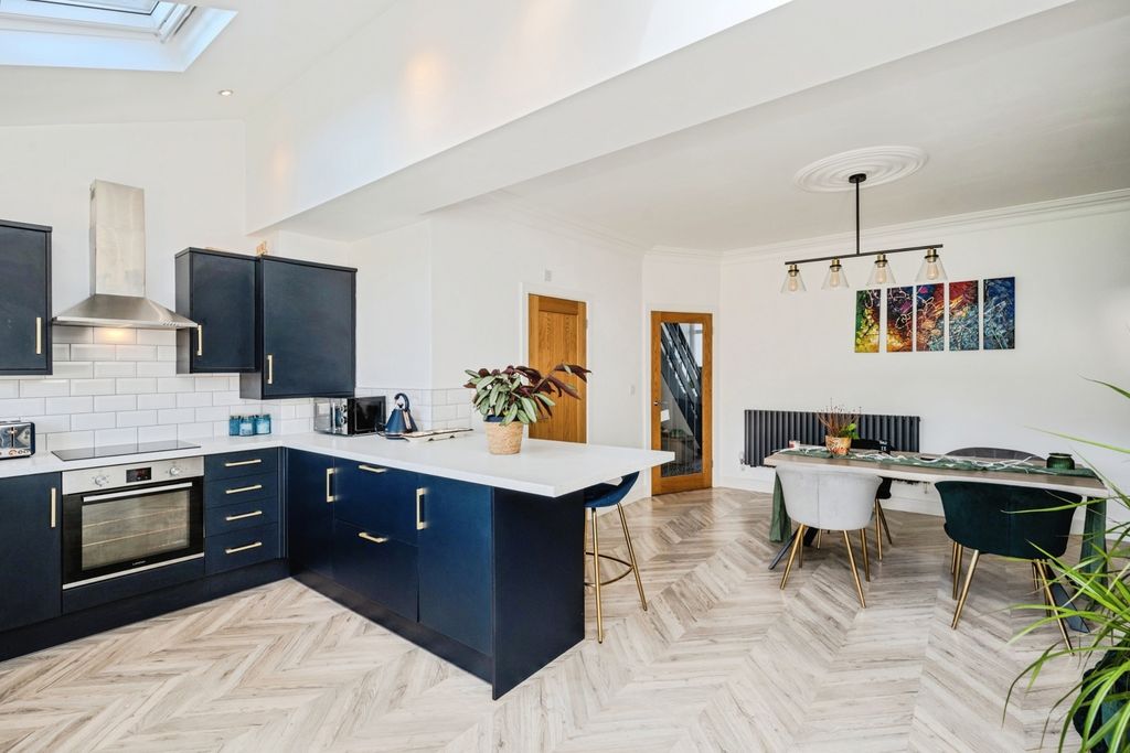 Property photo 2 of 22 Photo