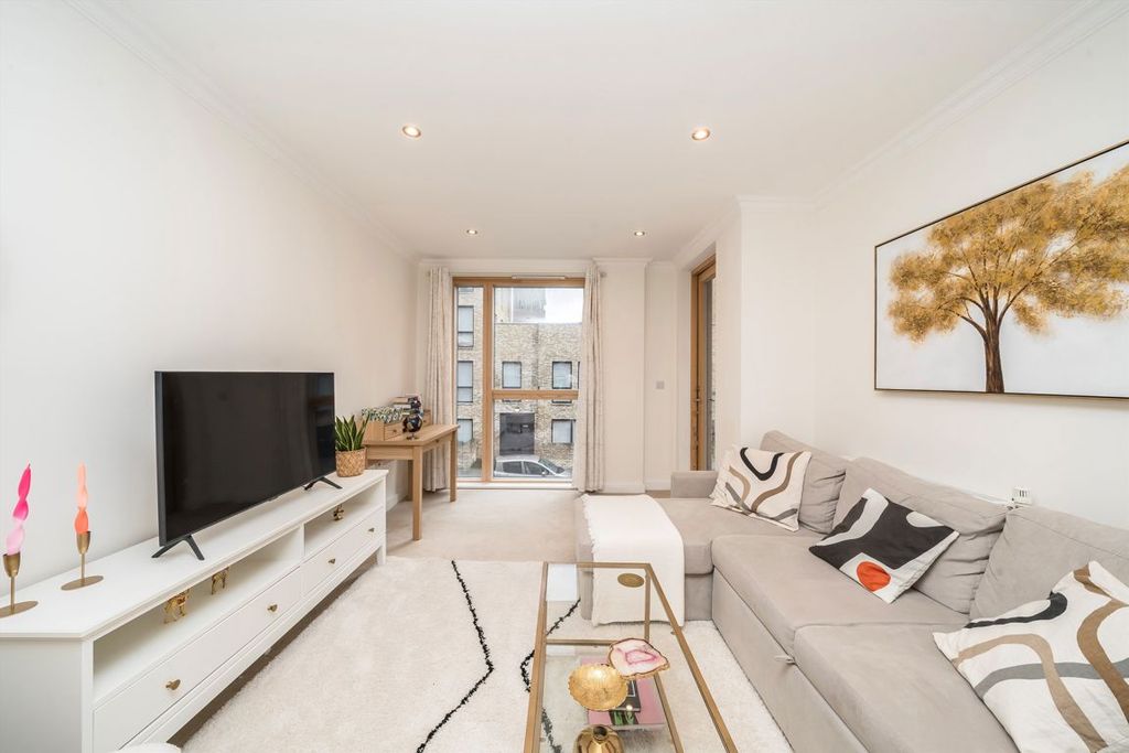 Property photo 3 of 10