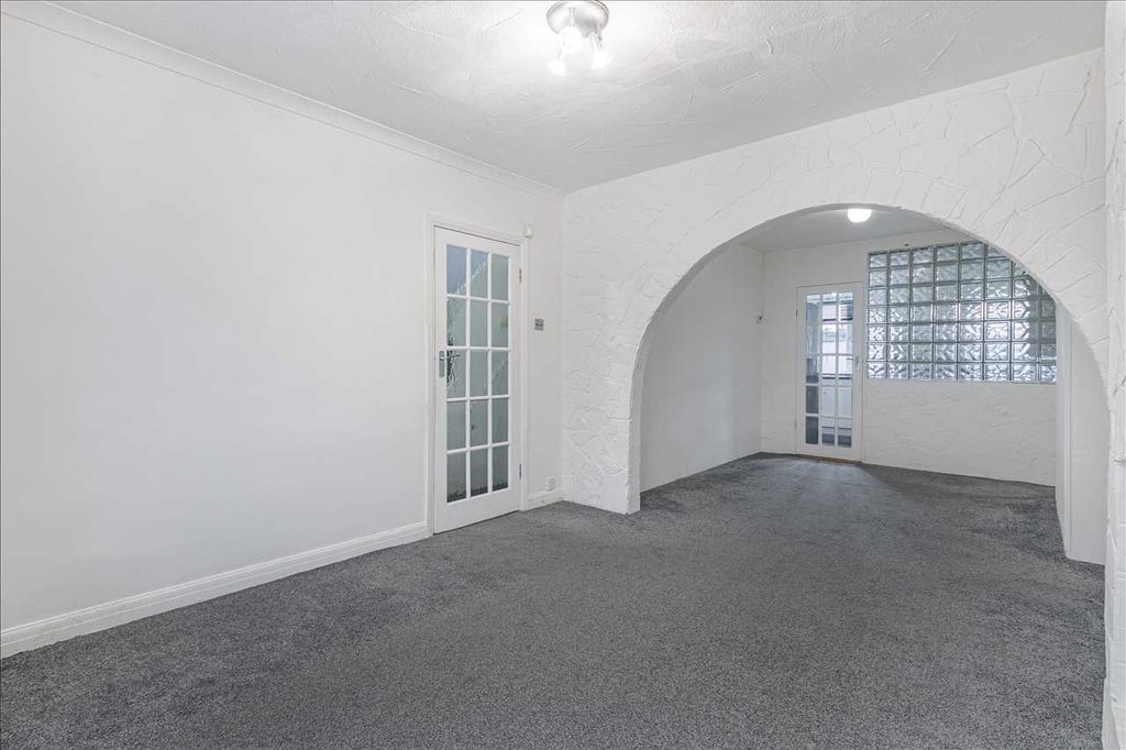 Property photo 2 of 13 Dining Room