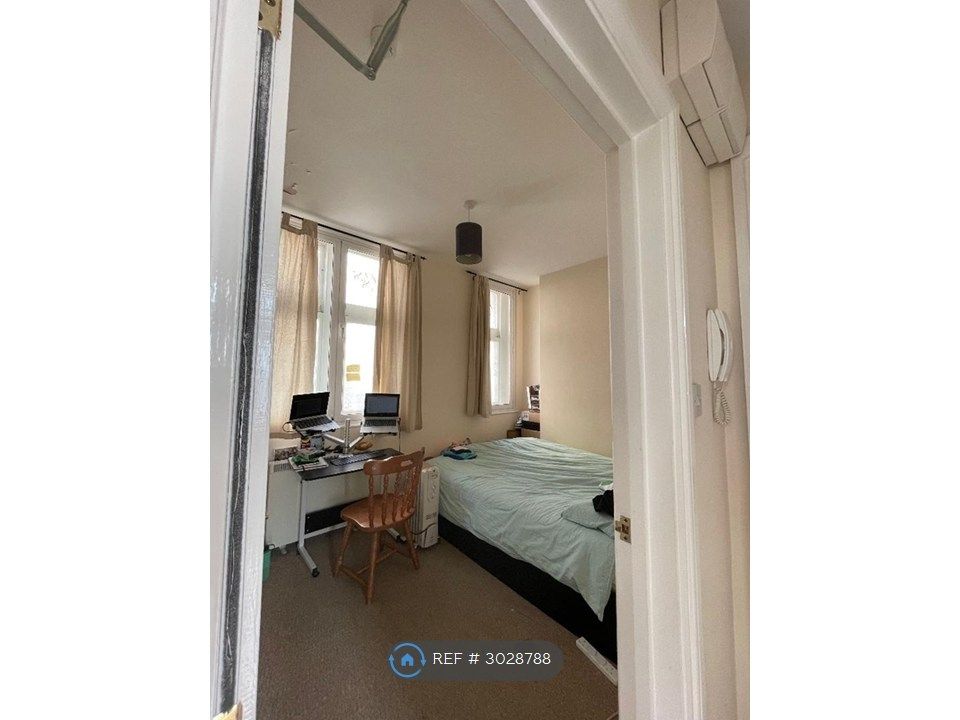 Property photo 3 of 6