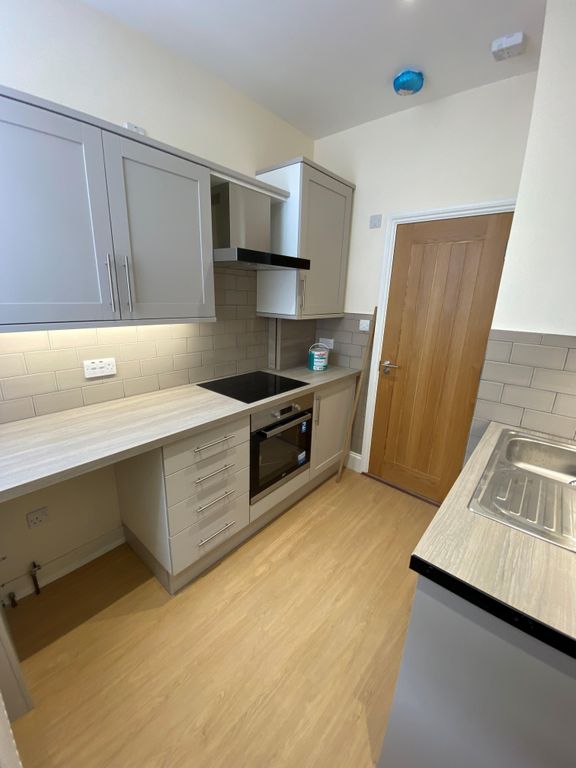 Property photo 2 of 6 Kitchen