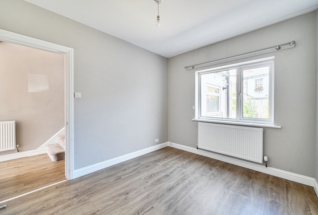 Property photo 2 of 19 1486967-19-6A466F...