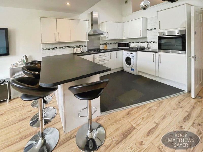 Property photo 3 of 10 Photo 7