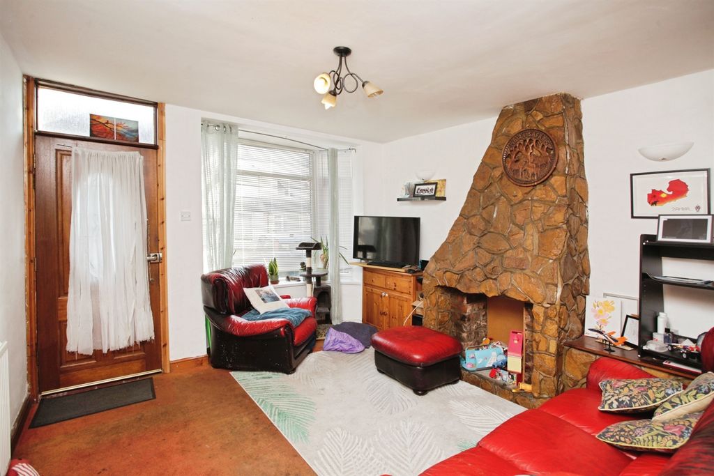 Property photo 2 of 19