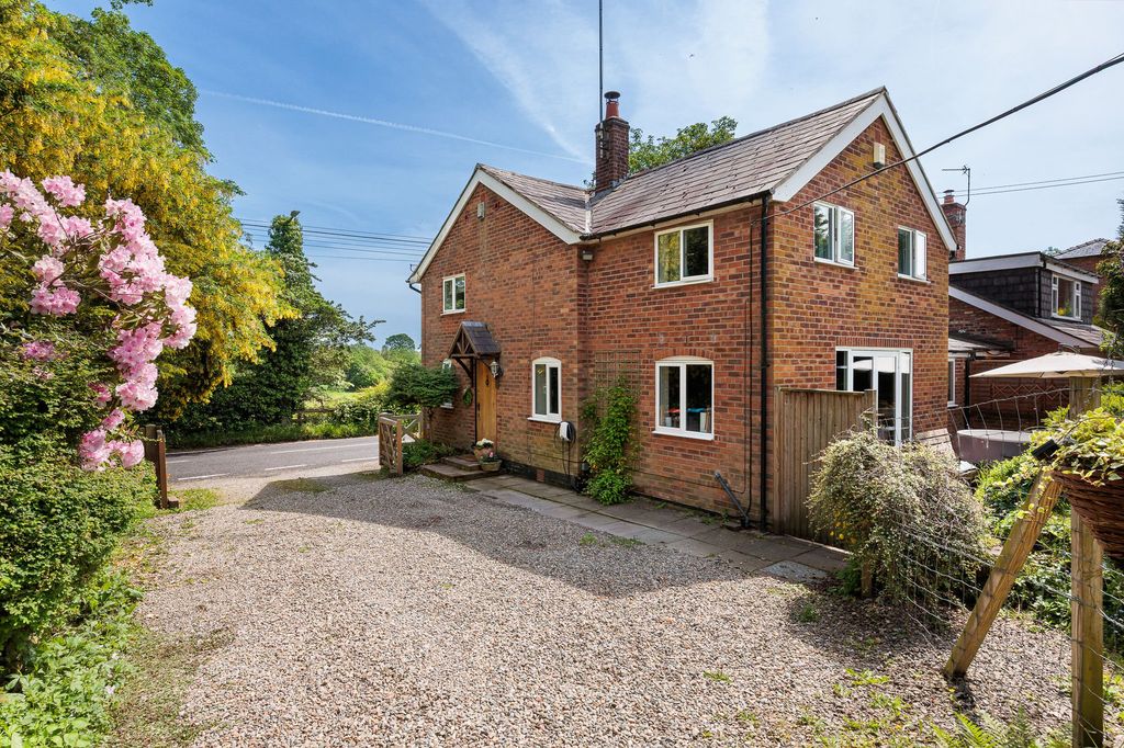 Property photo 2 of 31