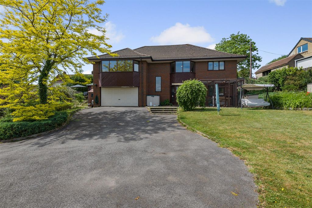 Property photo 1 of 34