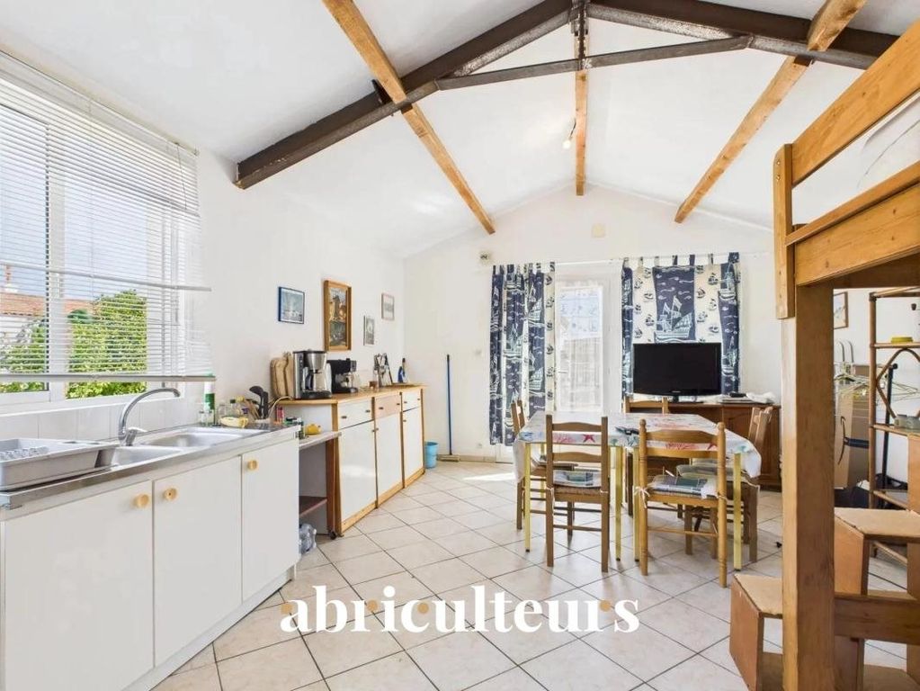 Property photo 1 of 22 House With Large Land And Town Center For Sale In La Barre-De-Monts (85550)