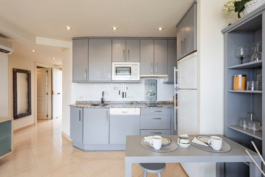 Property photo 2 of 16 008