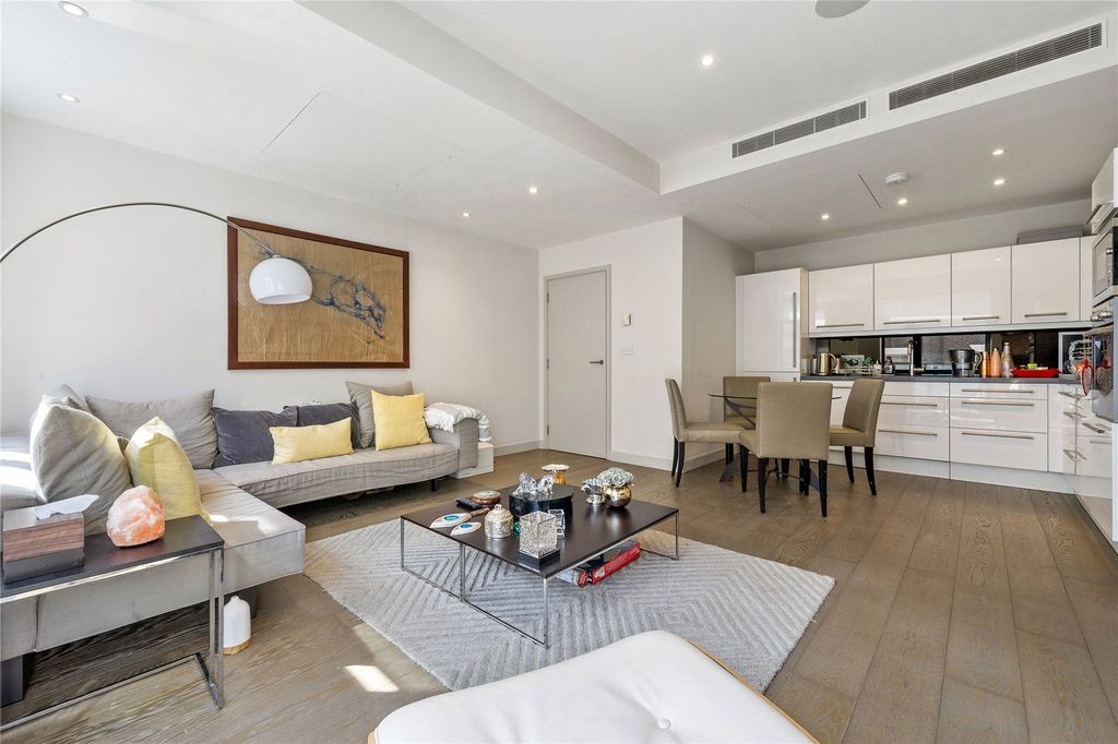 Property photo 3 of 11