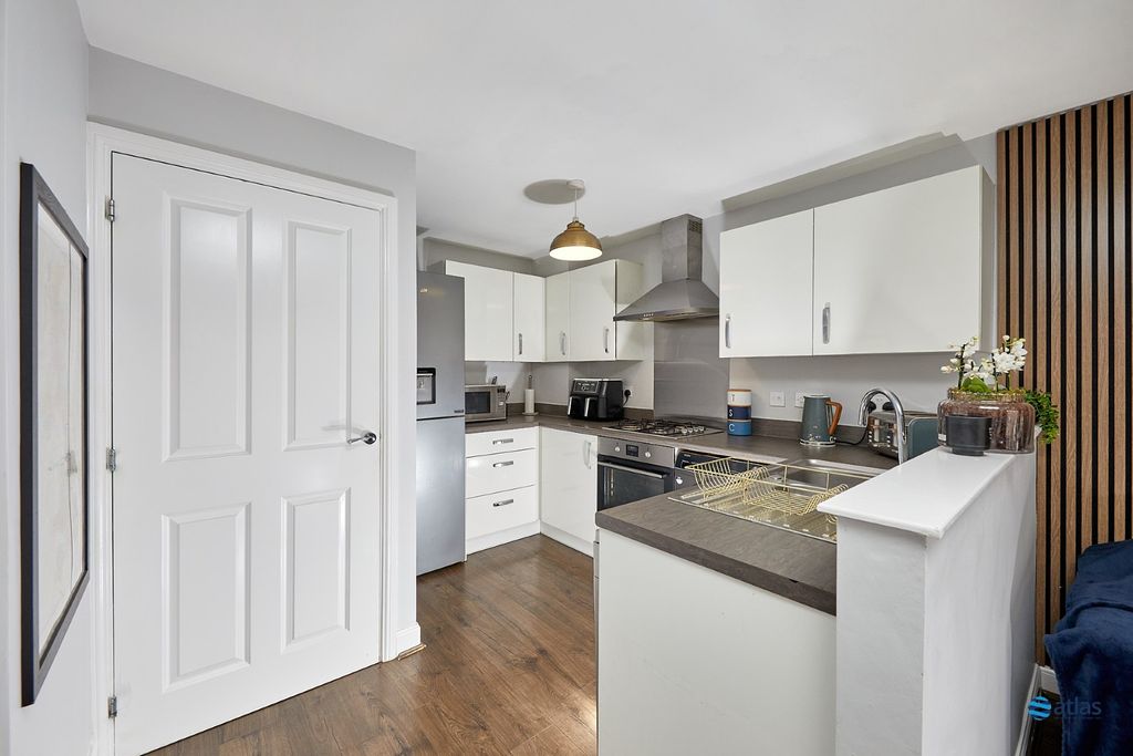 Property photo 2 of 17 Kitchen