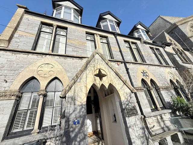 Property photo 2 of 21