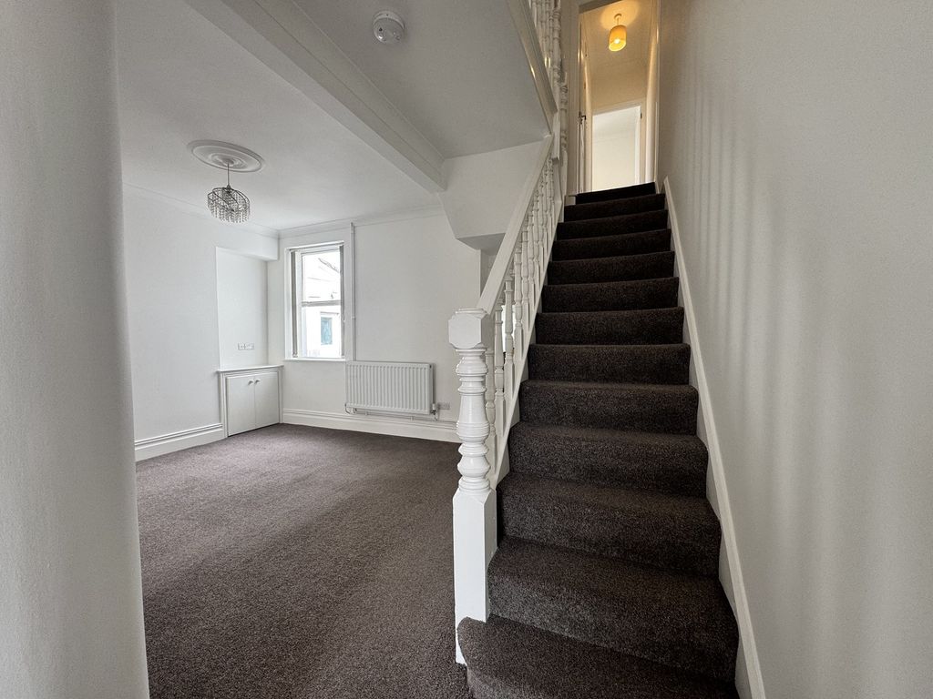 Property photo 3 of 23 Hall